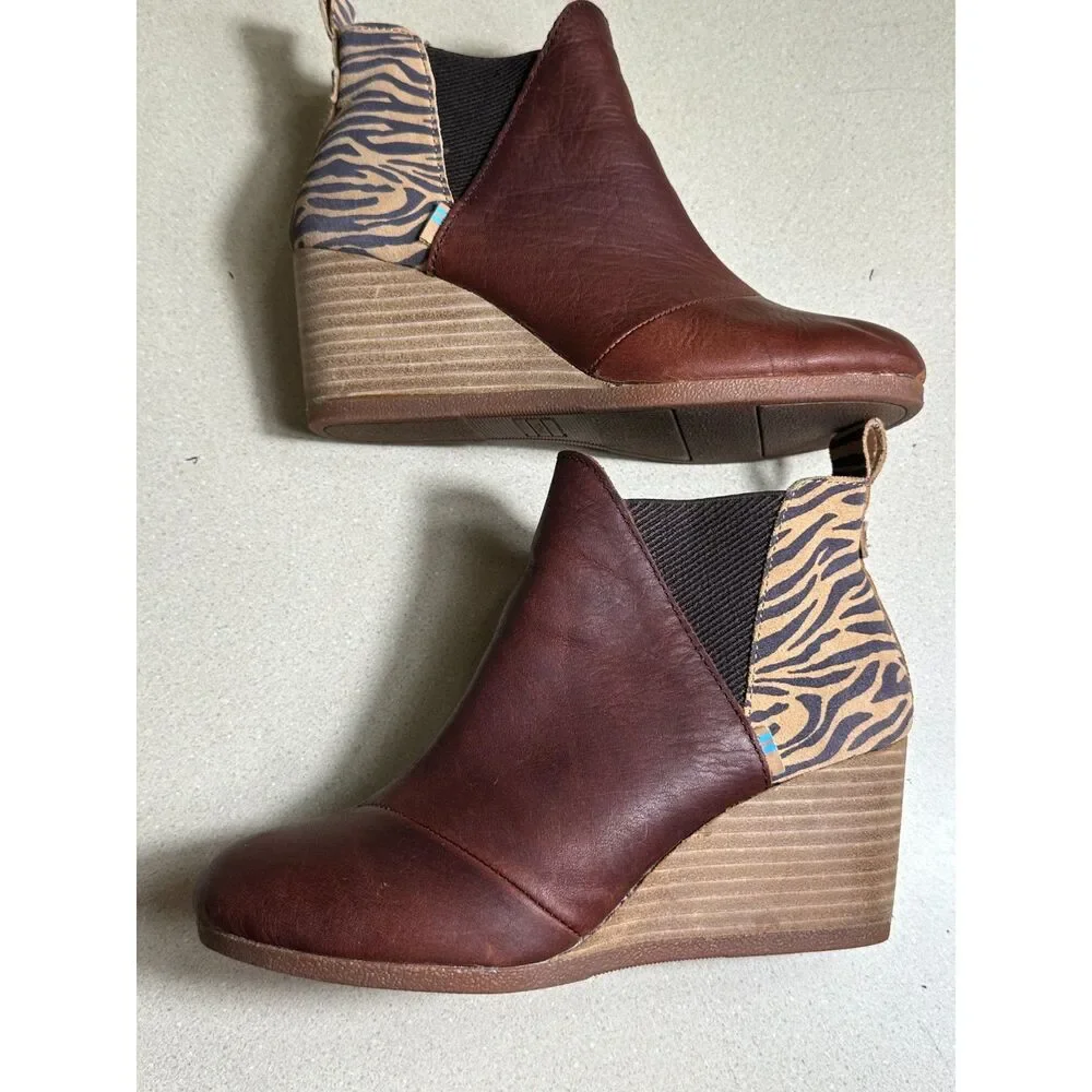 Toms Kelsey Brown Leather Zebra Wedge Bootie Size 8 - Picture 2 of 6